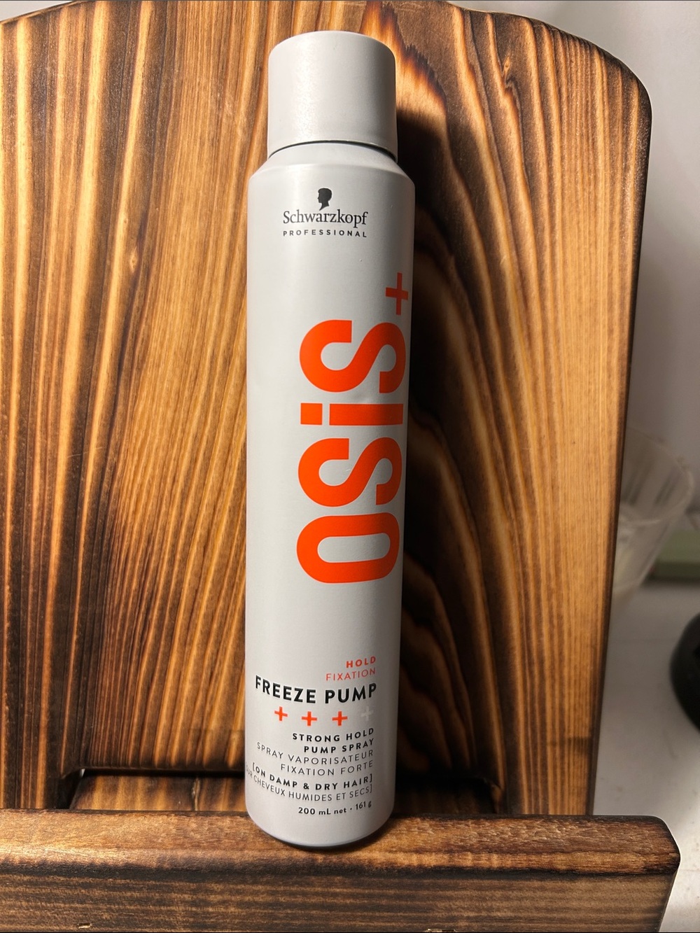 Schwarzkopf OSIS+ Freeze Pump Strong Hold Hairspray in White/Orange